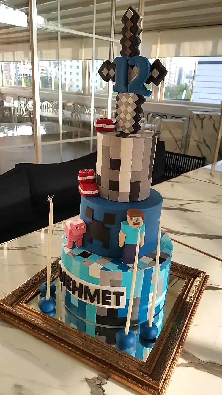 No:17 Şeker Hamurlu Tasarım Pasta