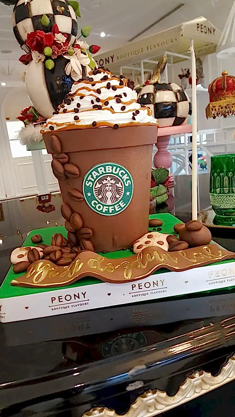 No:16 Şeker Hamurlu Tasarım Pasta