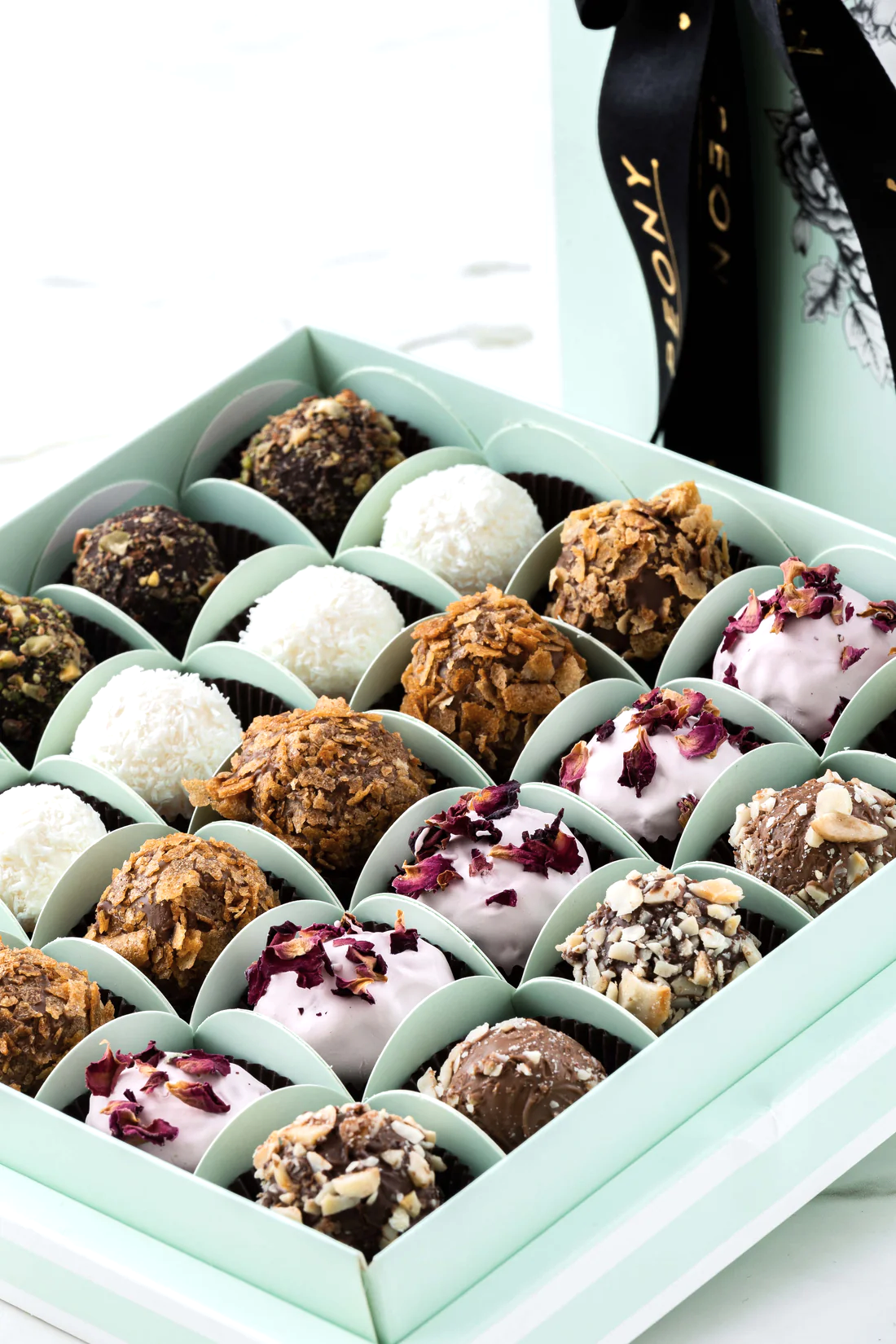 Karışık El Yapımı Çikolata Kutusu