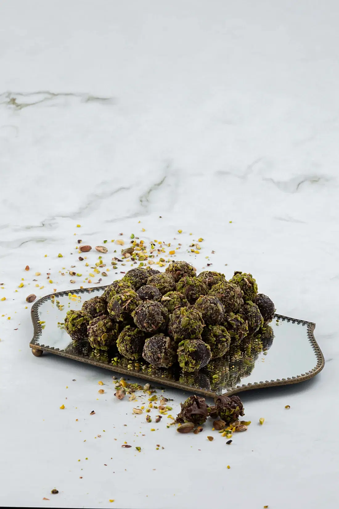 Bitter Çikolata Soslu El Yapımı Çikolata