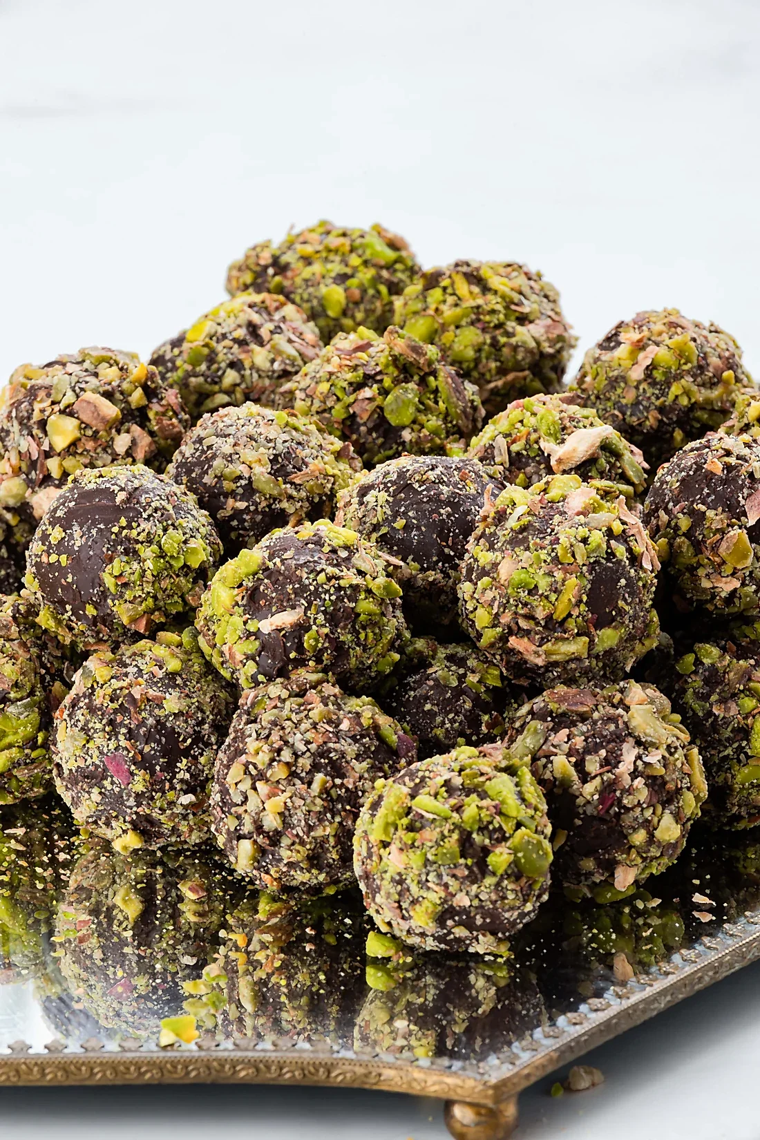 Bitter Çikolata Soslu El Yapımı Çikolata