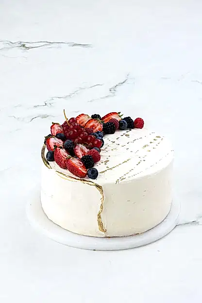 Orman Meyveli Beyaz Kremalı Pasta