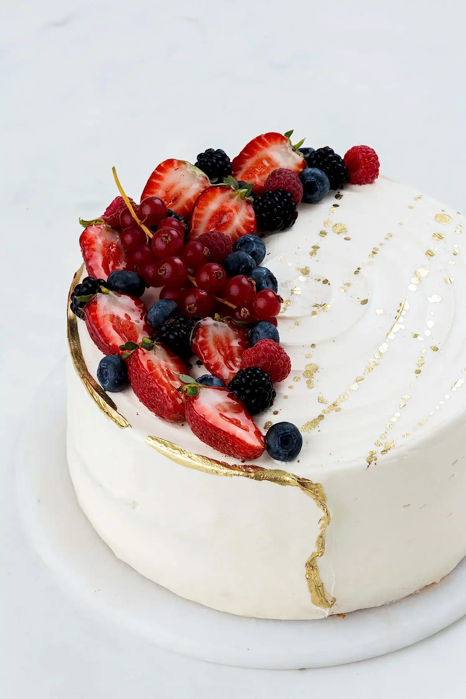 Orman Meyveli Beyaz Kremalı Pasta