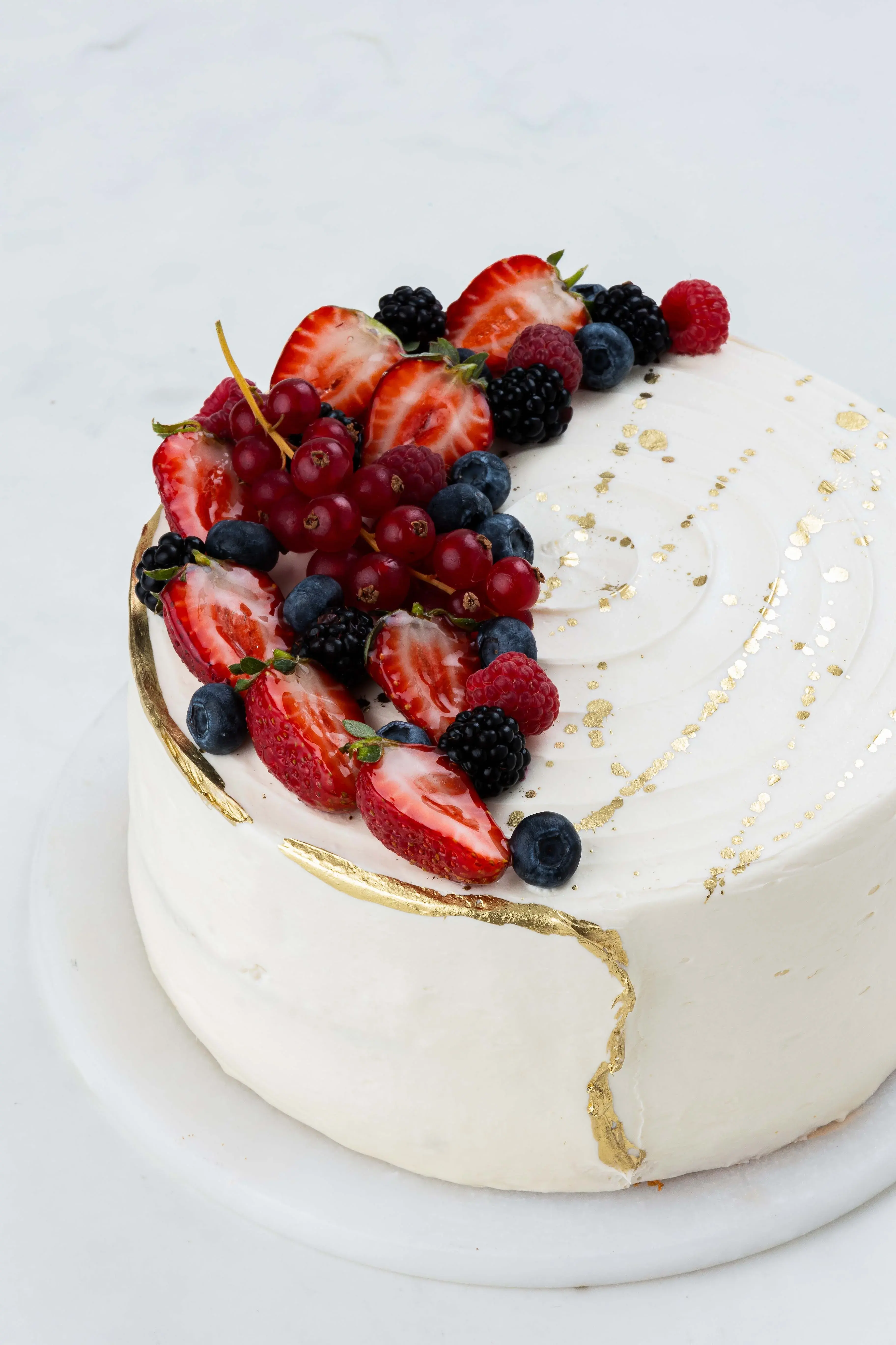 Orman Meyveli Beyaz Kremalı Pasta