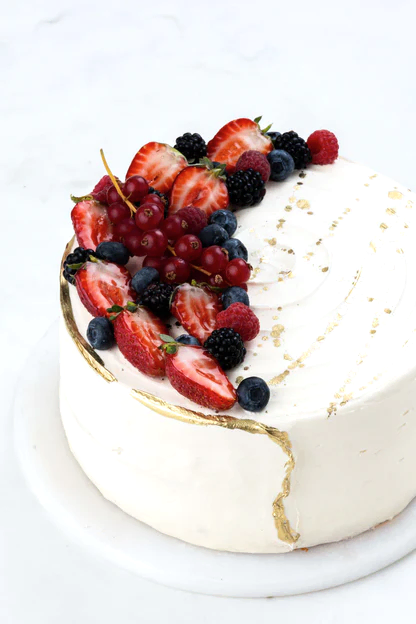 Orman Meyveli Beyaz Kremalı Pasta