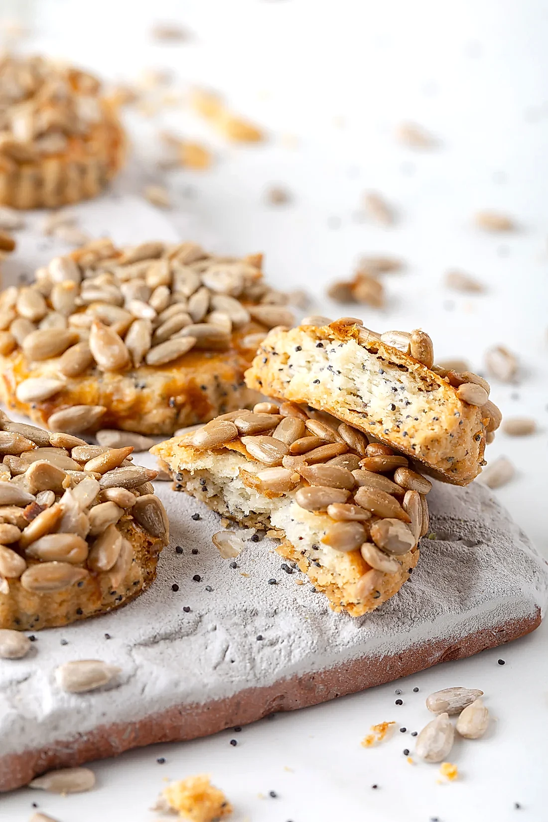 Ay Çekirdekli Mavi Haşhaşlı Kurabiye