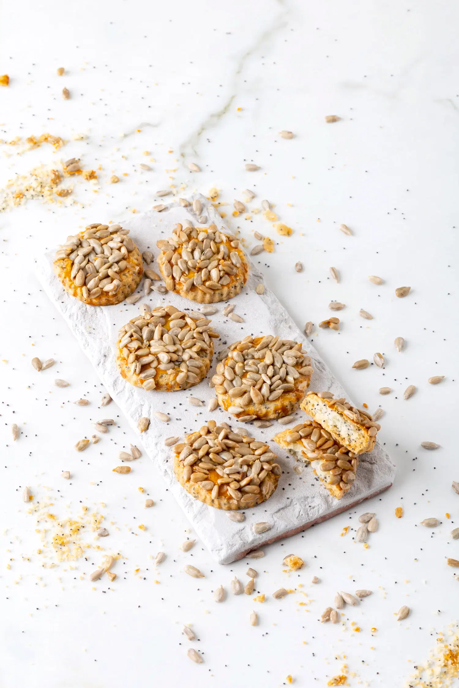 Ay Çekirdekli Mavi Haşhaşlı Kurabiye