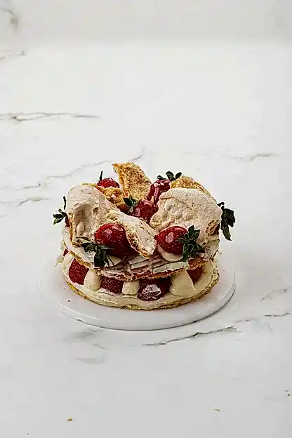 Beyaz Çikolata Soslu Paris Brest