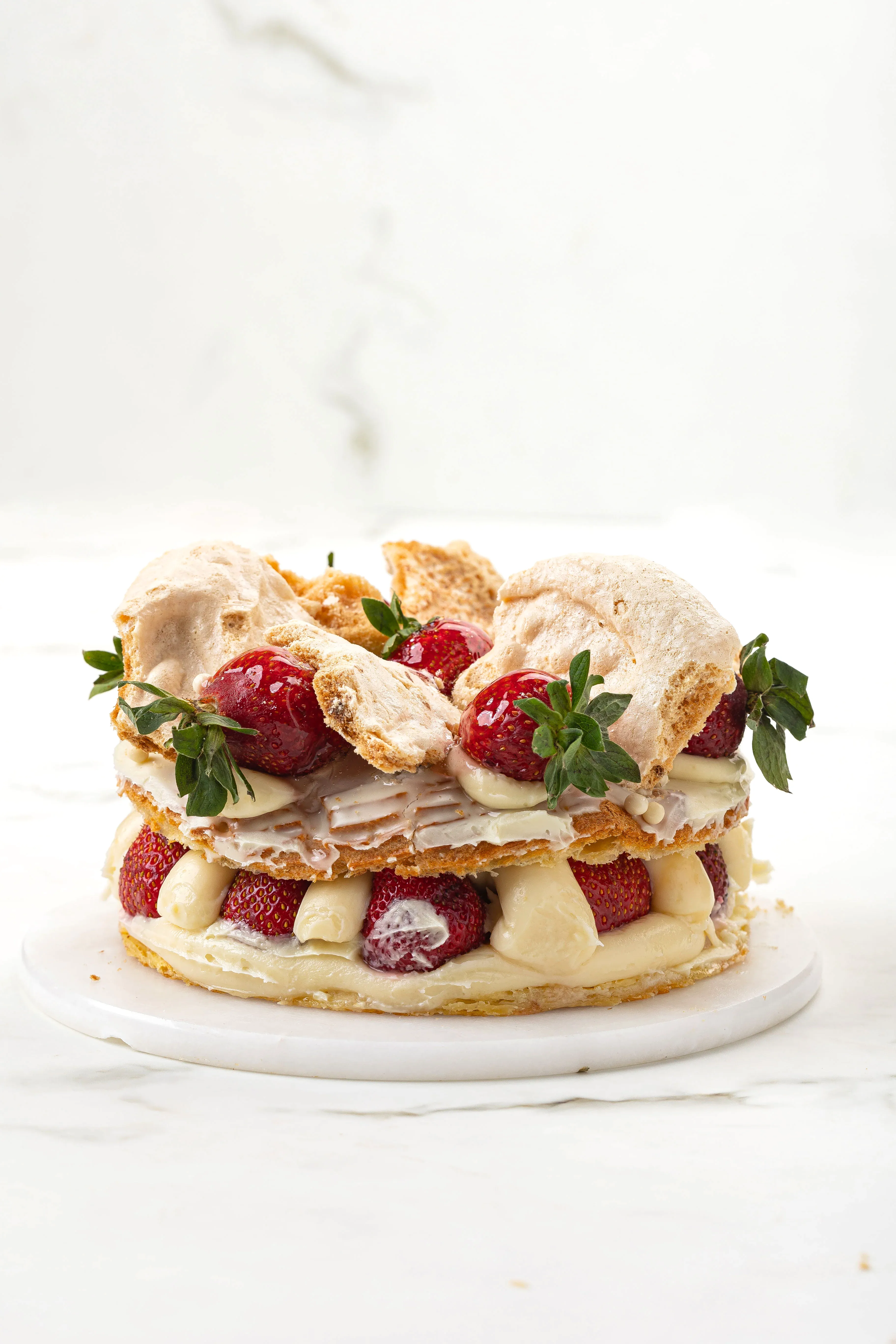 Beyaz Çikolata Soslu Paris Brest