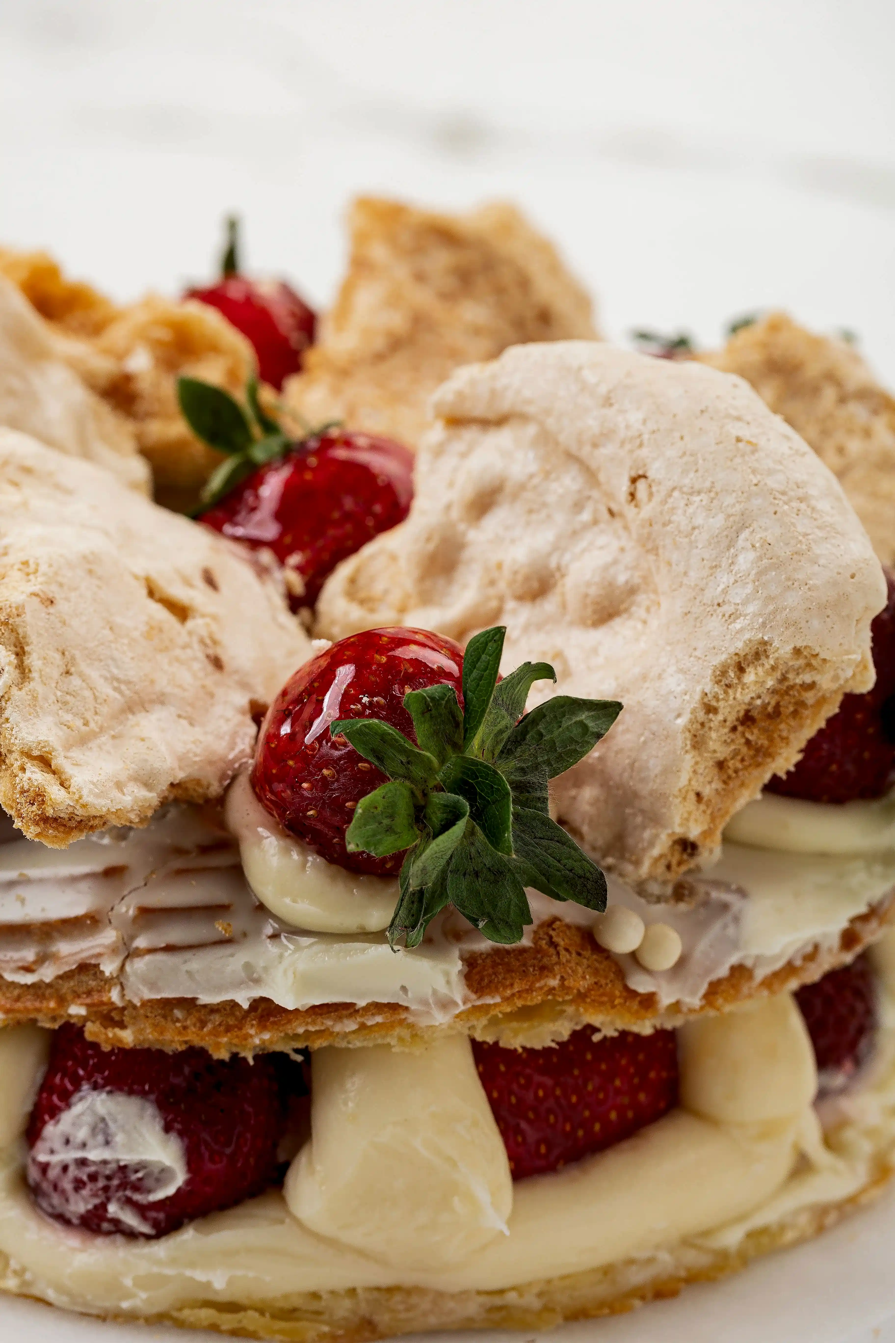 Beyaz Çikolata Soslu Paris Brest