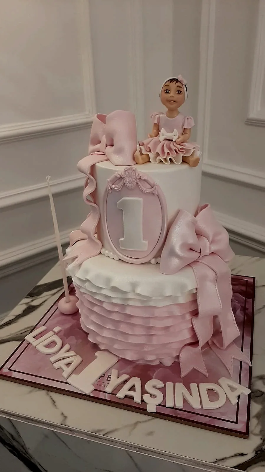 No:27 Şeker Hamurlu Tasarım Pasta