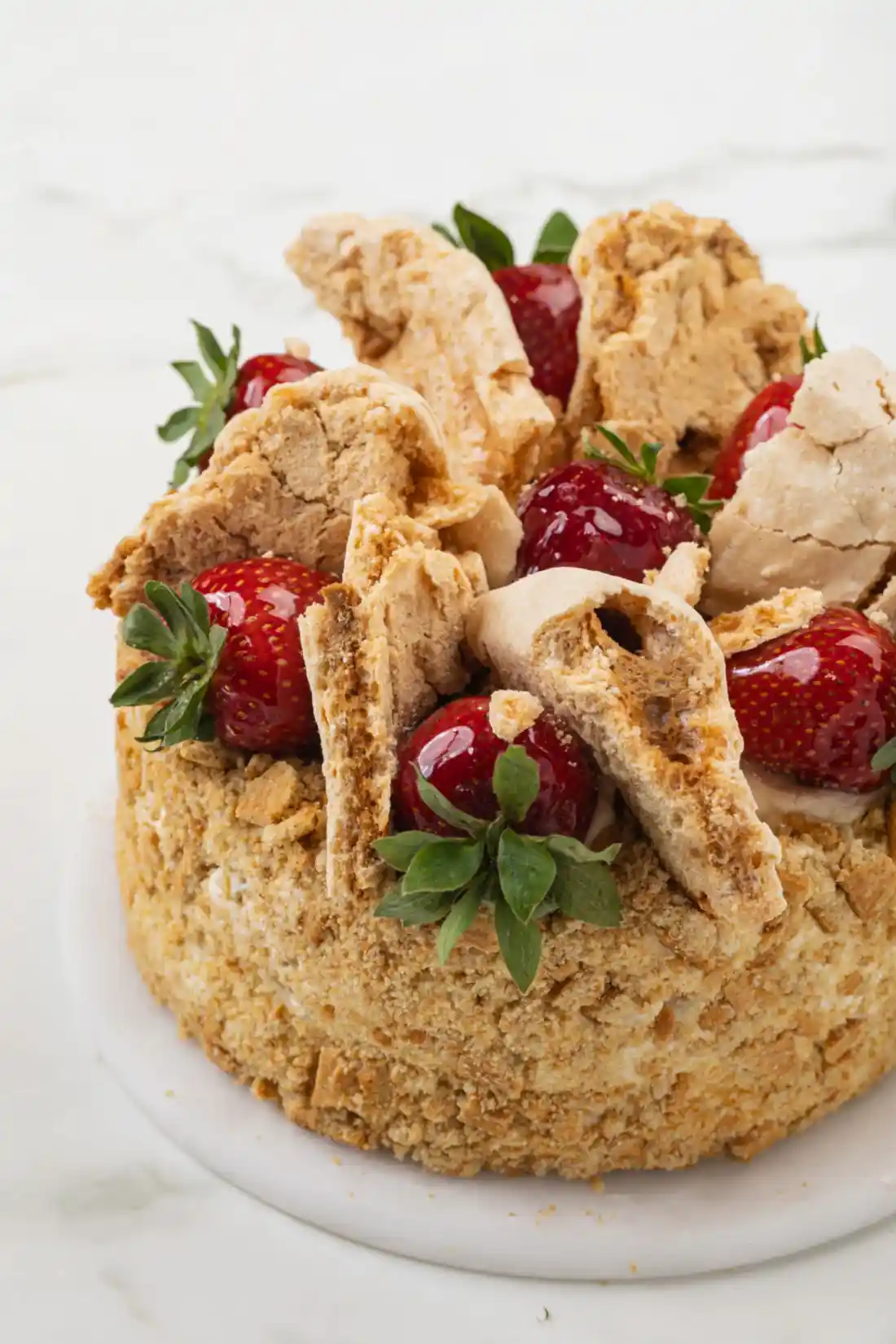 Çilekli Pavlovalı Pasta