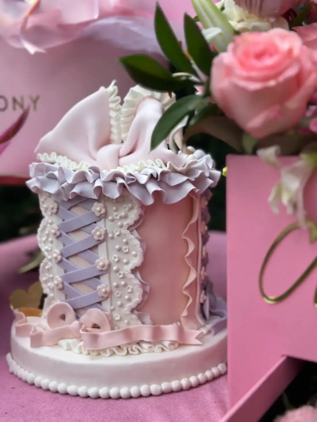 No:216 Şeker Hamurlu Tasarım Pasta