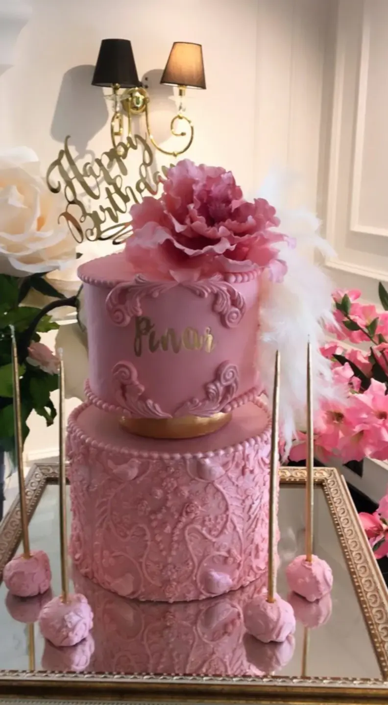 No:251 Şeker Hamurlu Tasarım Pasta