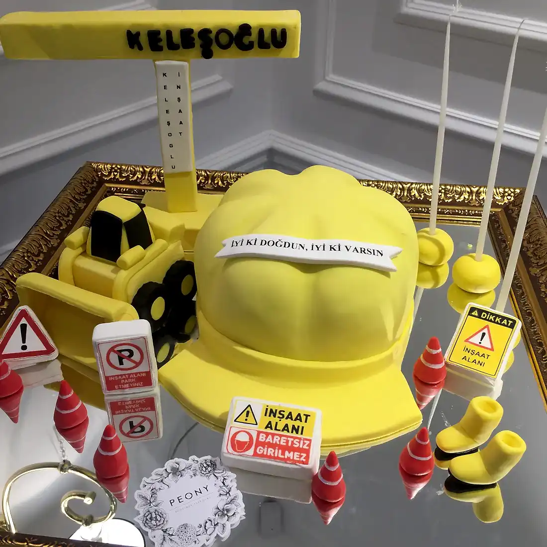 No:77 Şeker Hamurlu Tasarım Pasta