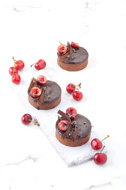 Vişneli Çikolatalı Tart